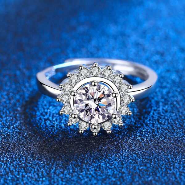 Women's Luxury Wedding Ring Gift Ring - Image 2